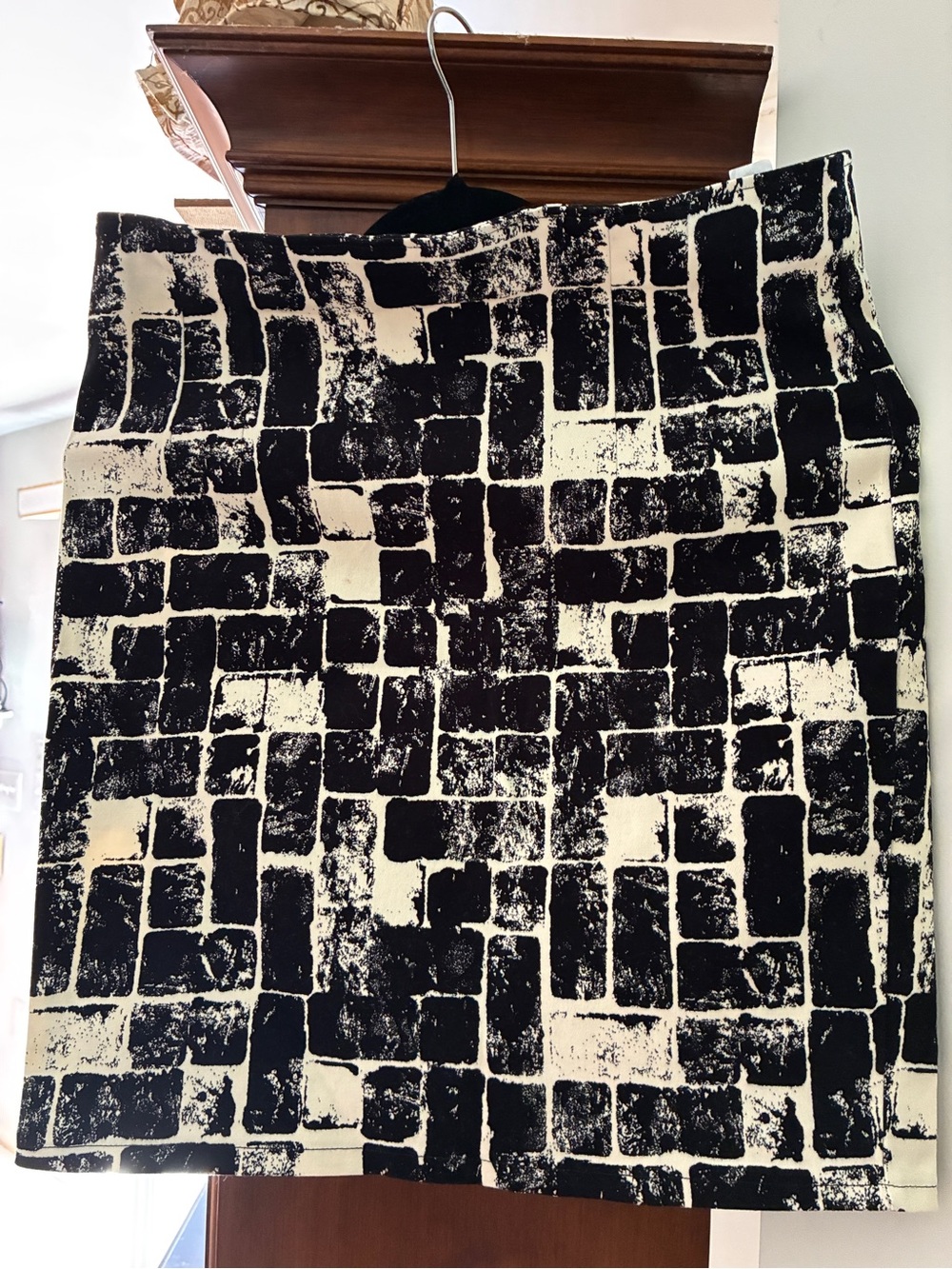 Black and Cream Patterned Women’s Skirt